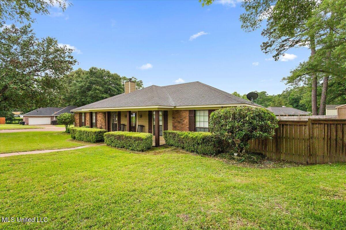 303 Riser Street Byram, MS 39272 - Photo 2 of 24 02-3HTP6011