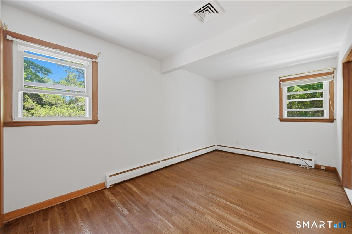8 Roxbury Court East Lyme, CT 06357 - Photo 24 of 39