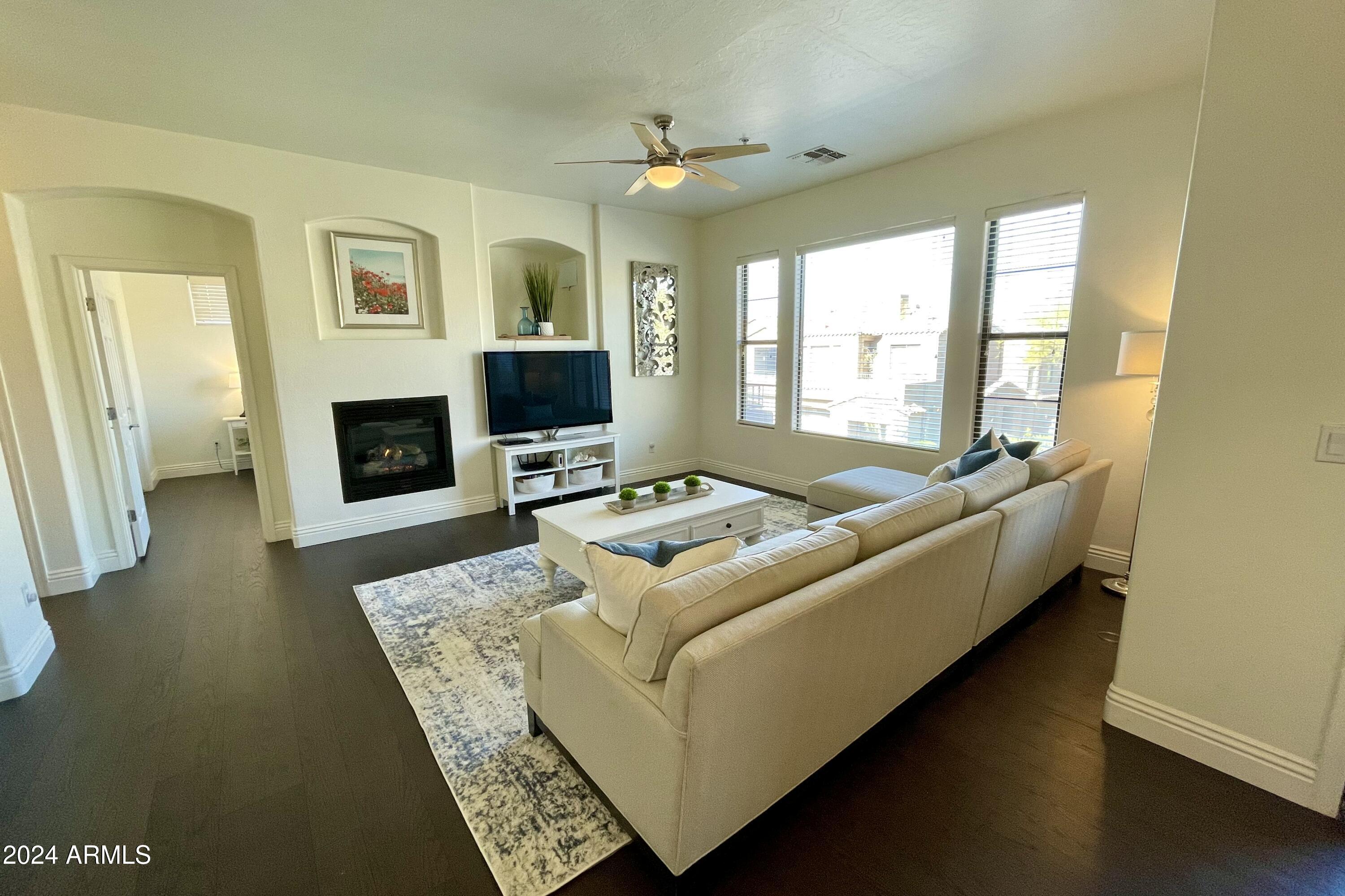 16600 North Thompson Peak Parkway, Unit 2011 Scottsdale, AZ 85260 - Photo 3 of 27 IMG_8584