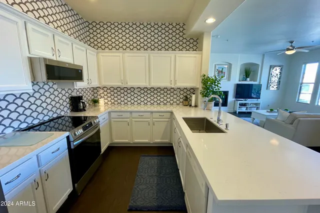 $5,000 | 16600 North Thompson Peak Parkway, Unit 2011, Scottsdale, AZ 85260