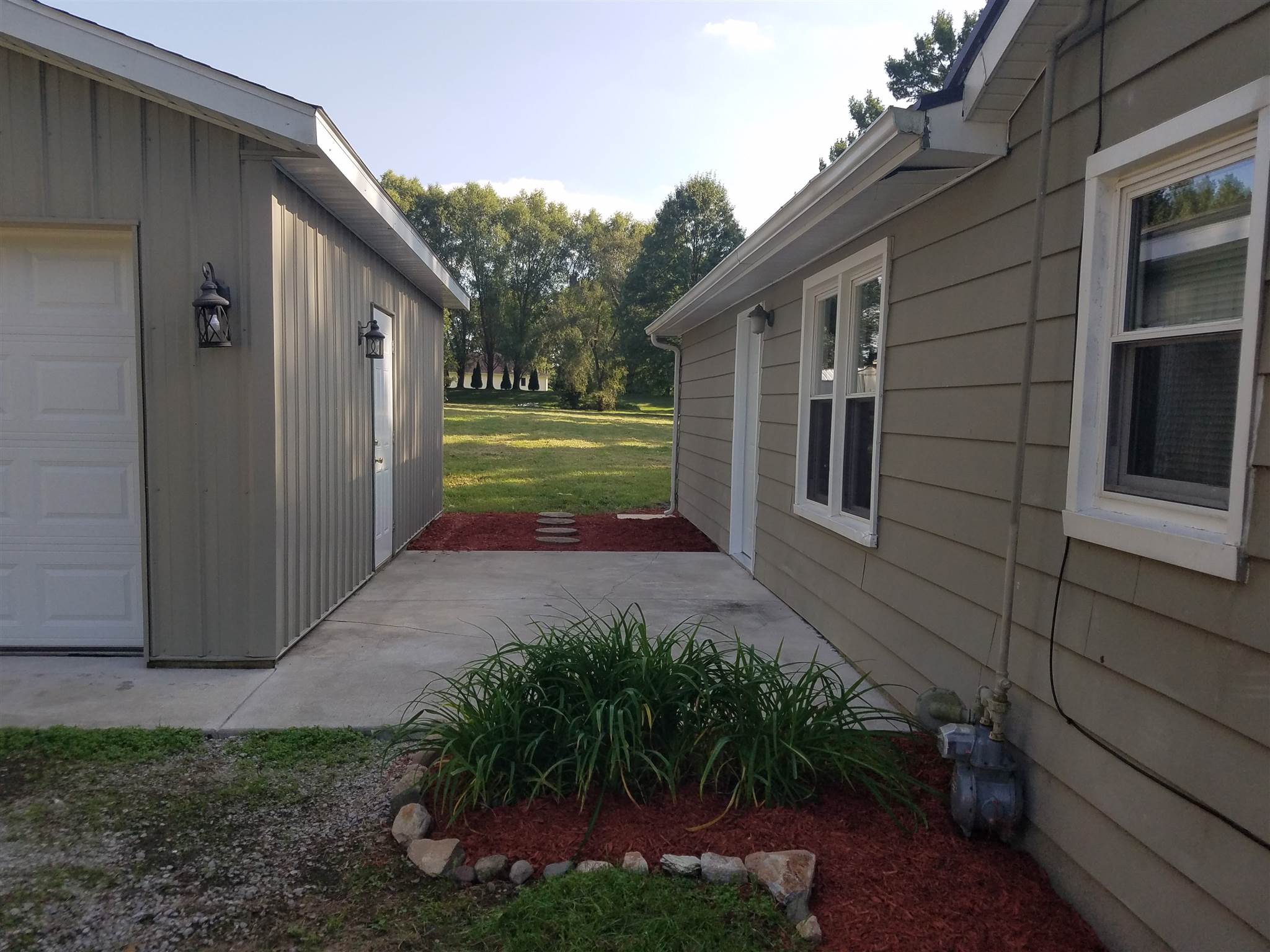 2404 Maples Road Fort Wayne, IN 46816 - Photo 5 of 36