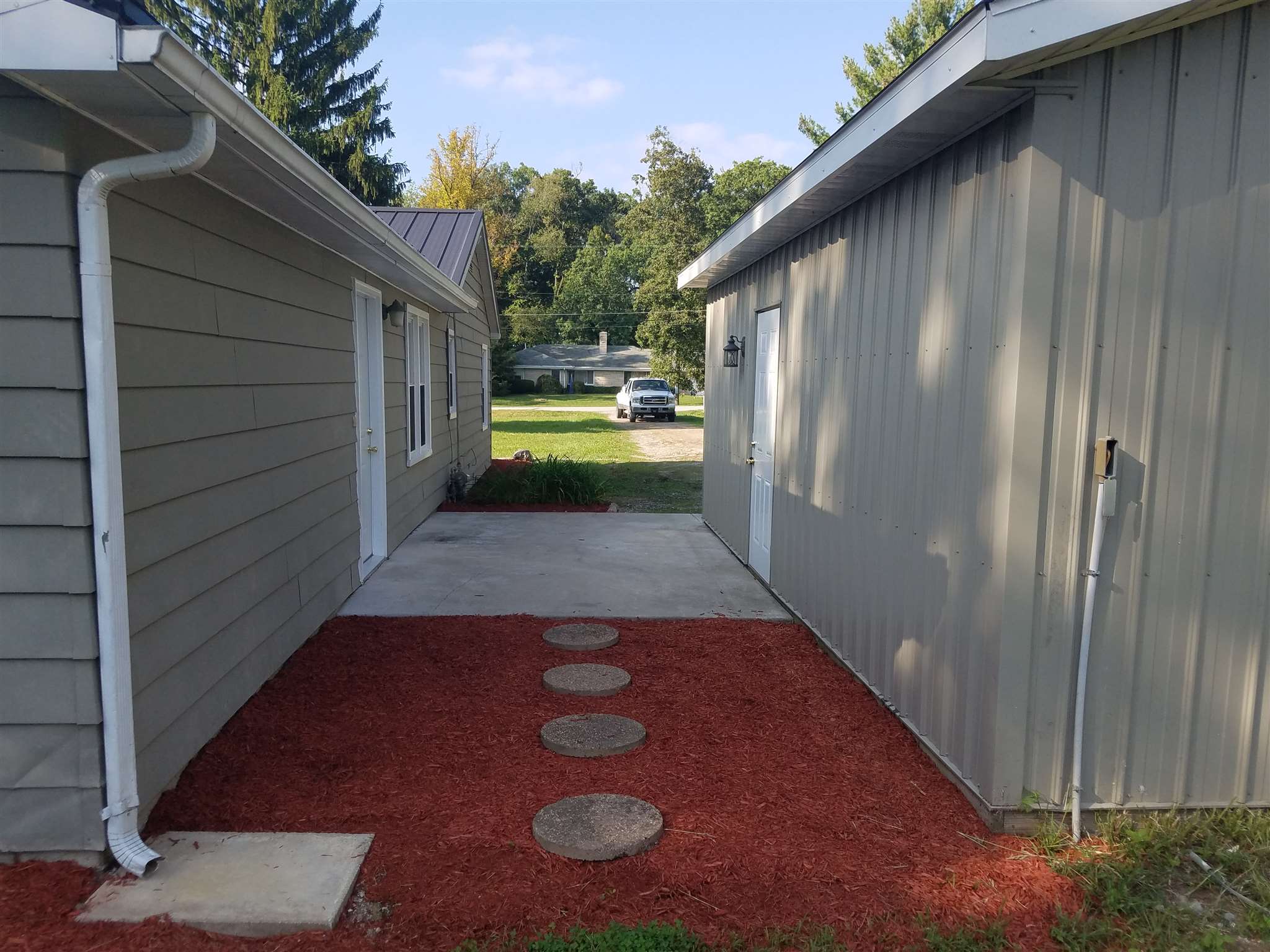 2404 Maples Road Fort Wayne, IN 46816 - Photo 8 of 36