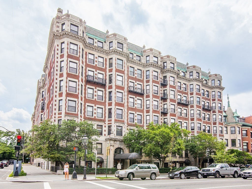 464 Commonwealth Avenue, Unit 36 Boston, MA 02215 - Photo 15 of 18 a building view