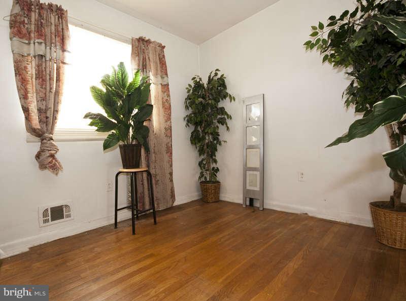 1000 Crosby Road Baltimore, MD 21228 - Photo 14 of 23 Bedroom
