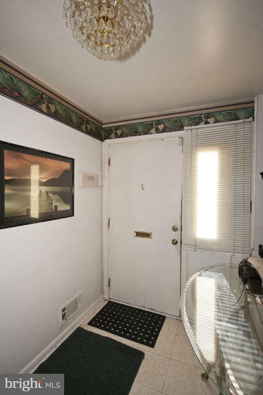 1000 Crosby Road Baltimore, MD 21228 - Photo 3 of 23 Interior (General)