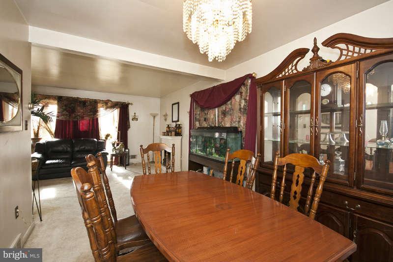 1000 Crosby Road Baltimore, MD 21228 - Photo 8 of 23 Dining Room