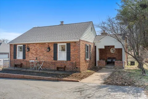 $650,000 | 10534 Conway Road, St. Louis, MO 63131