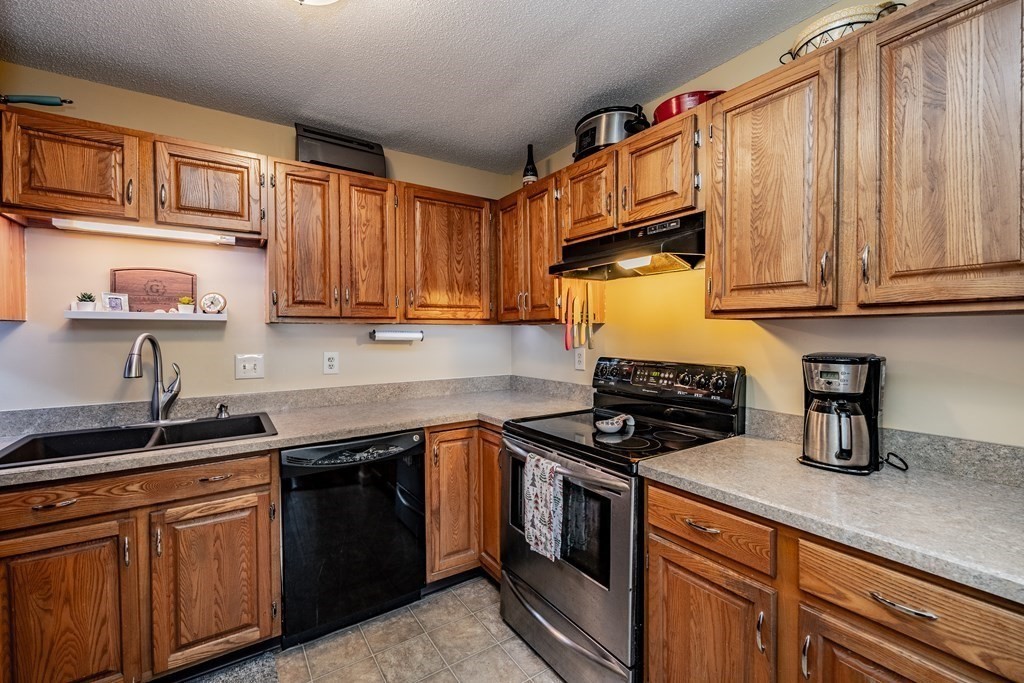 25 Tannery Road, Unit D Westfield, MA 01085 - Photo 3 of 18 Gallery Image 3