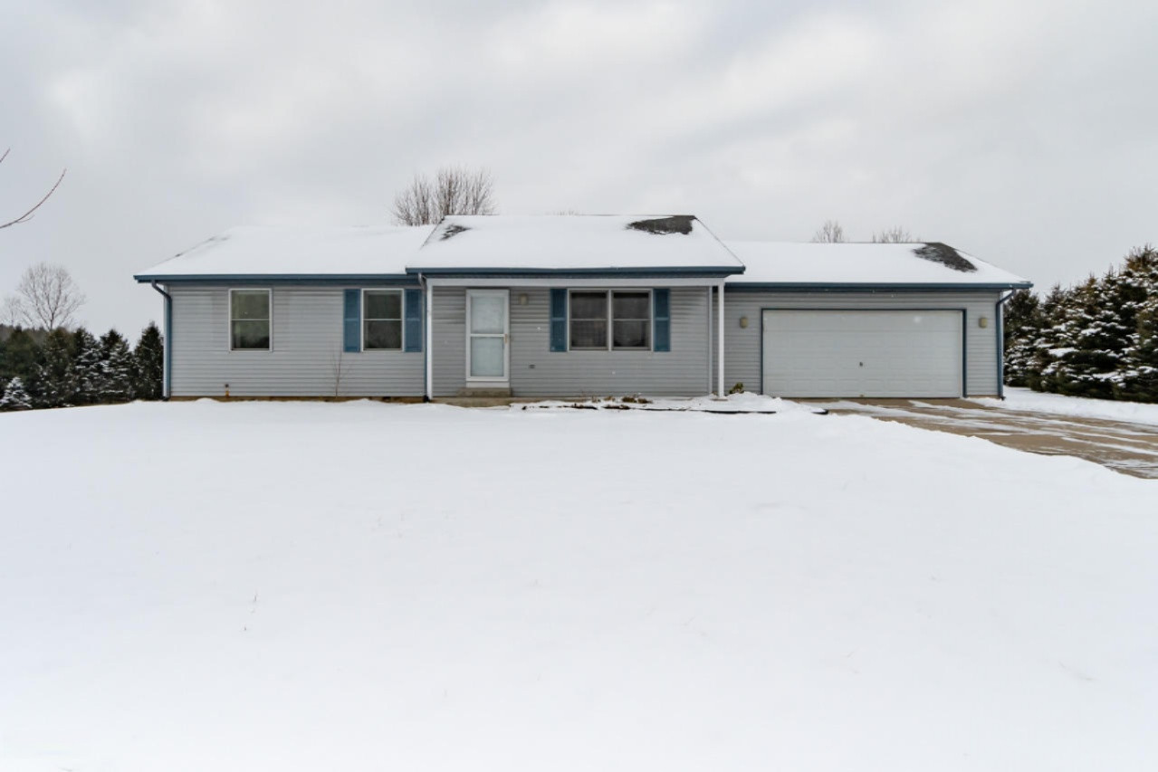 53202 Ridgeview Circle Paw Paw, MI 49079 - Photo 1 of 28 Welcome Home