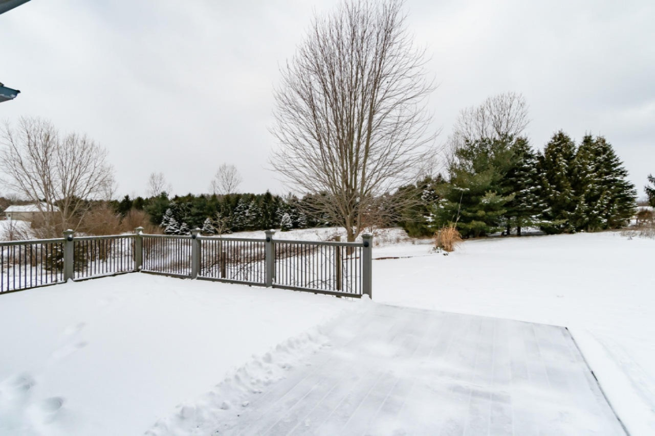 53202 Ridgeview Circle Paw Paw, MI 49079 - Photo 21 of 28 Big Space
