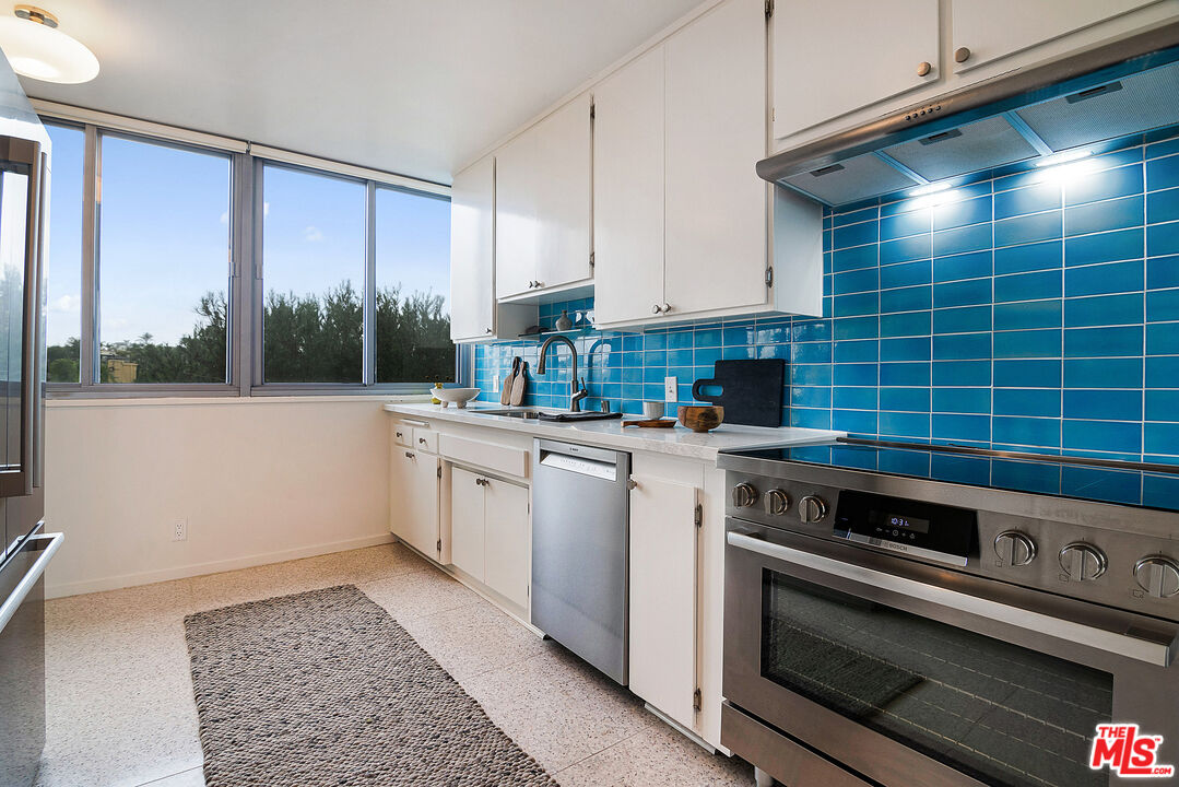 8701 Delgany Avenue, Unit 208 Playa del Rey, CA 90293 - Photo 19 of 38