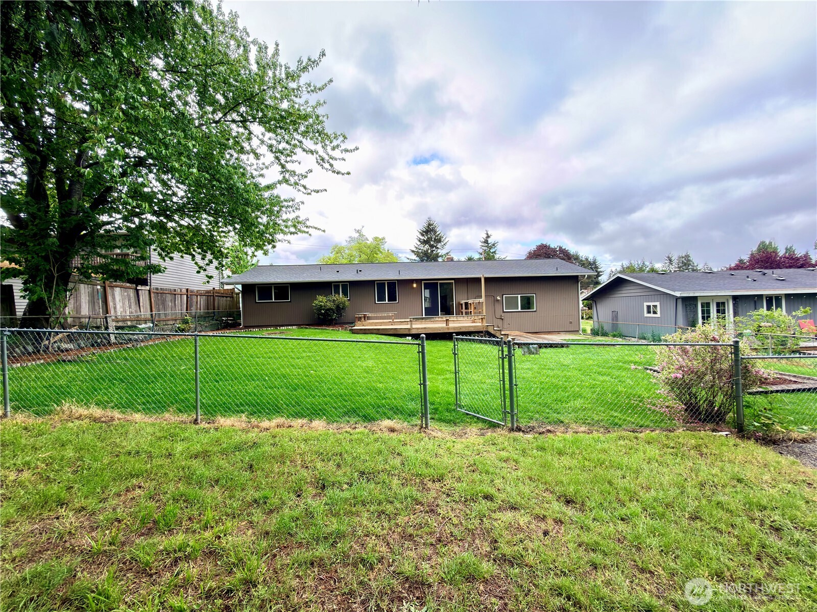 2420 Southwest 326th Street Federal Way, WA 98023 - Photo 31 of 35