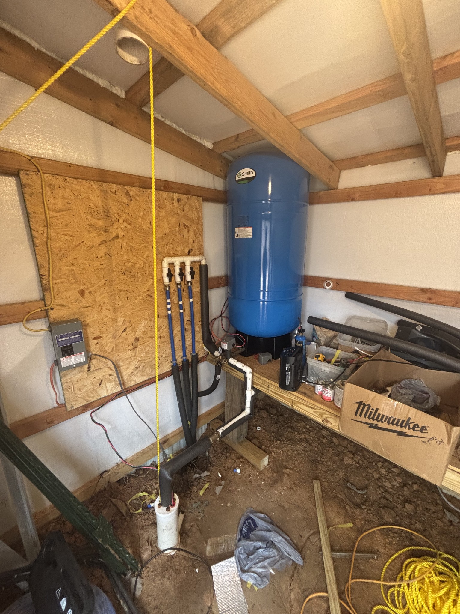 4390 Vale McKenzie Road Bruceton, TN 38317 - Photo 5 of 14 a living room with a couch