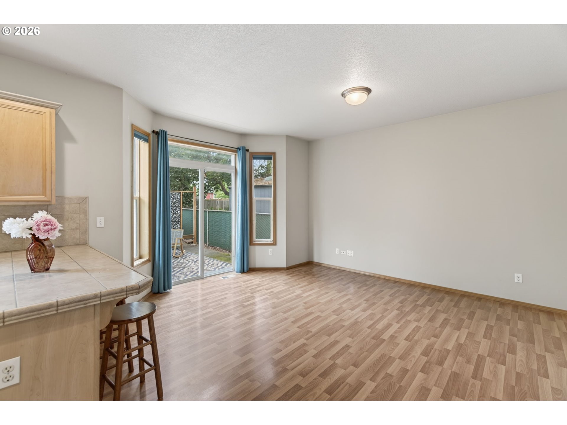 6628 Southeast Reedway Street Portland, OR 97206 - Photo 9 of 33