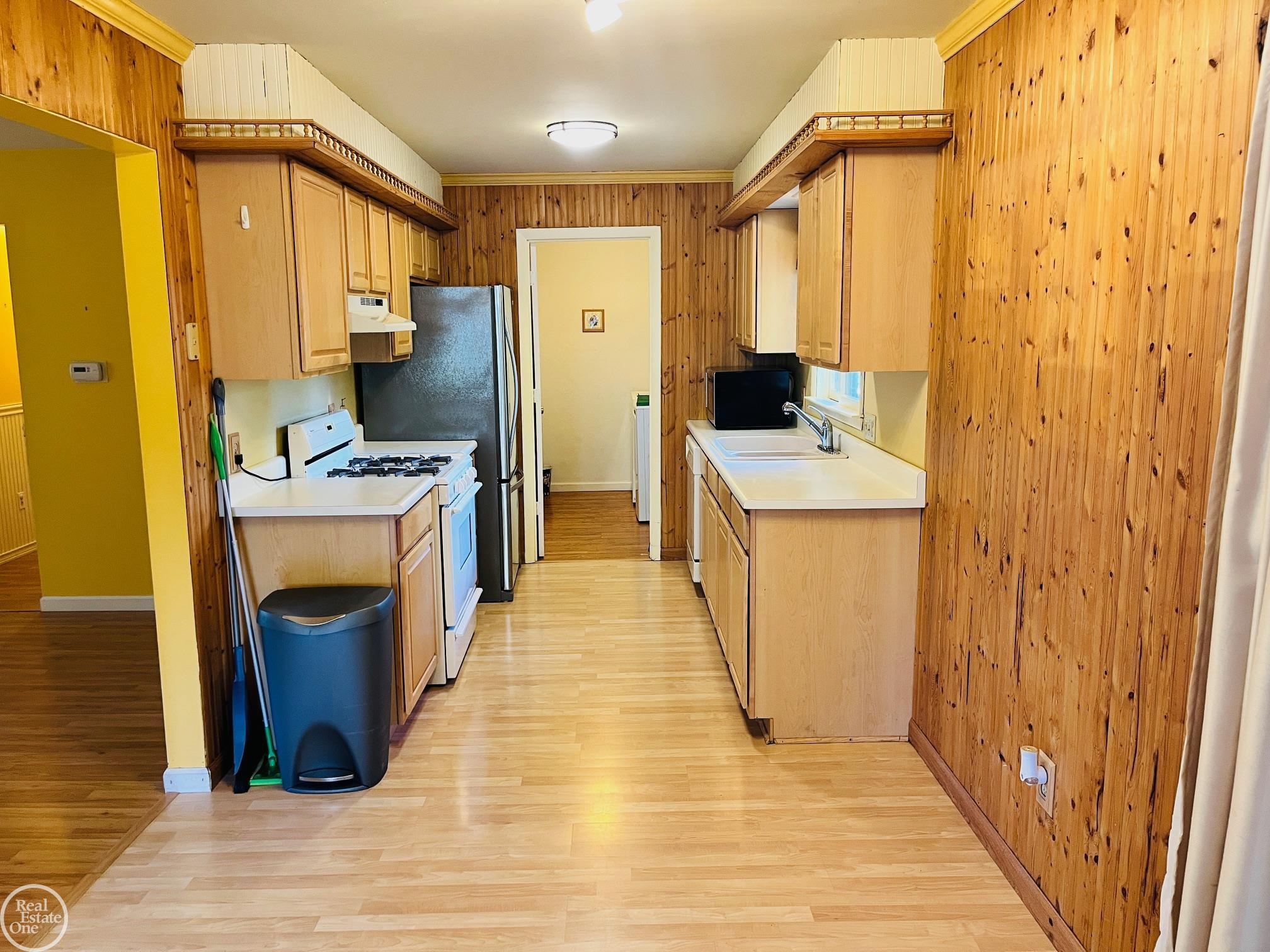 4047 Krafft Road Fort Gratiot, MI 48059 - Photo 6 of 28 50188869-dd18a188-9da3-4fa8-af62-7c32225ba668.JPG