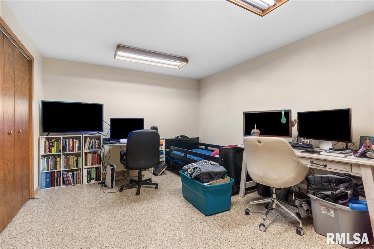 8033 Wilson Terrace Springfield, IL 62712 - Photo 32 of 39