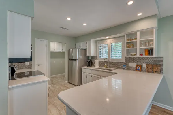 $525,000 | 506 Lost Spur, Horseshoe Bay, TX 78657