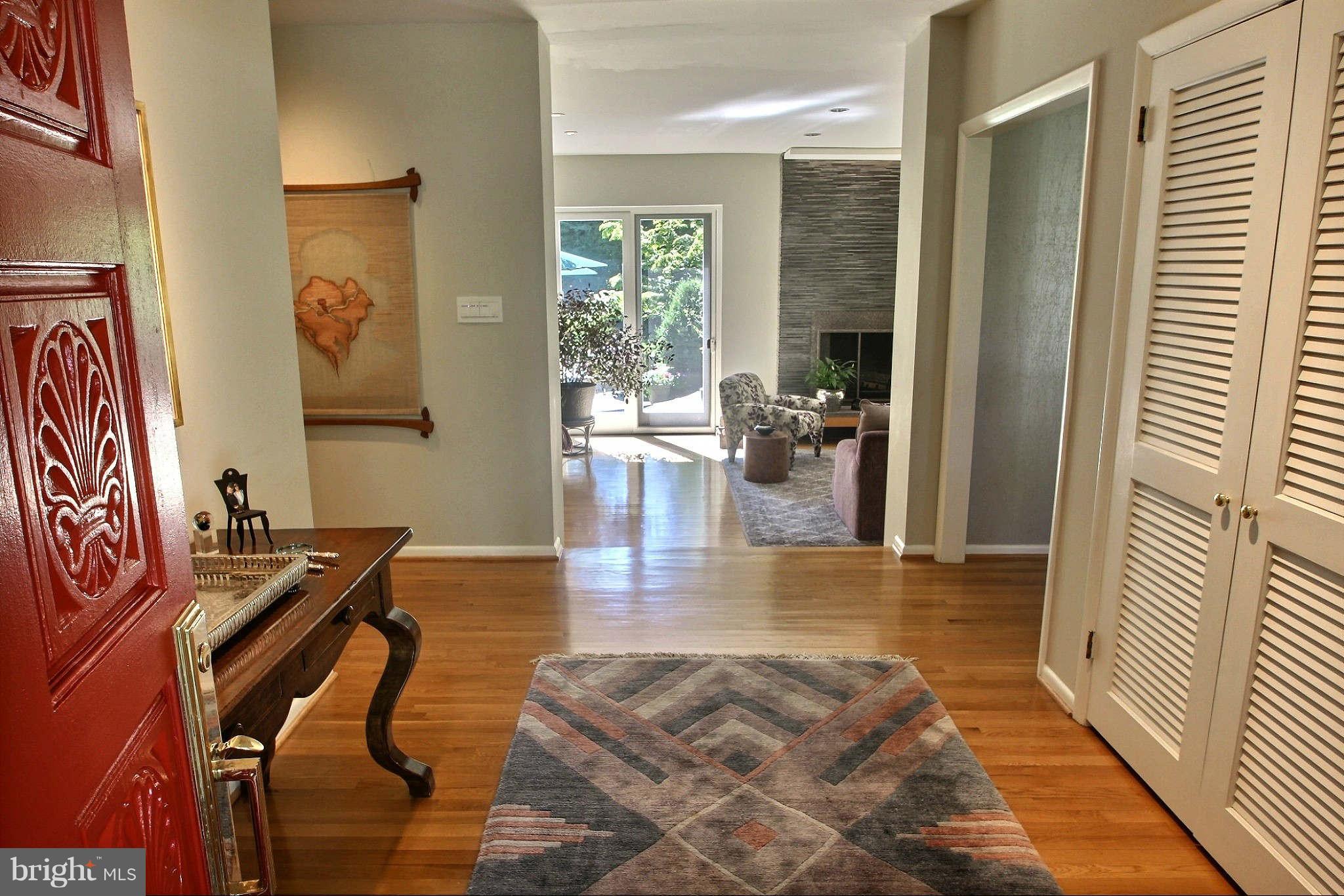 9410 Persimmon Tree Road Potomac, MD 20854 - Photo 2 of 30 Entryway