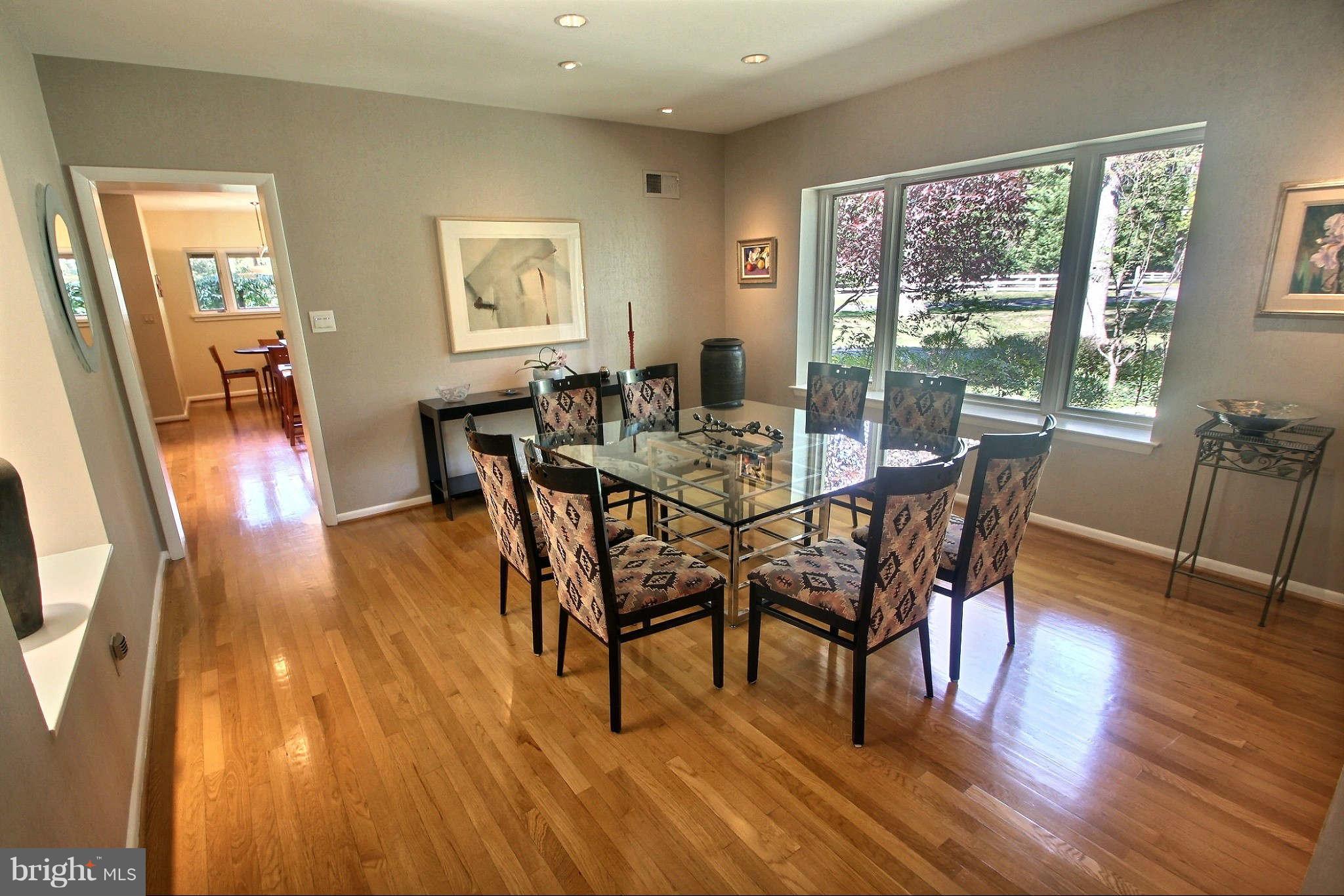 9410 Persimmon Tree Road Potomac, MD 20854 - Photo 6 of 30 Dining Room