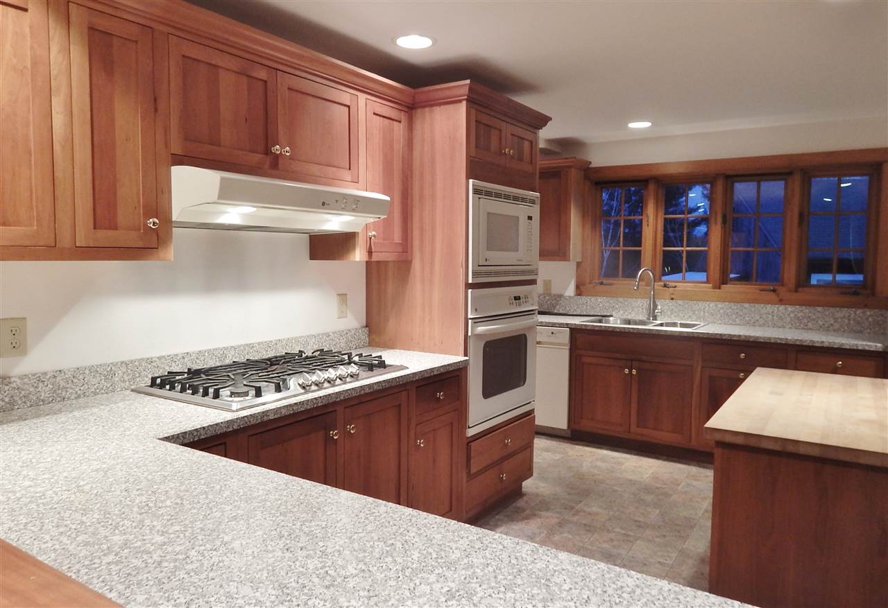714 Center Road Lyndeborough, NH 03082 - Photo 3 of 34