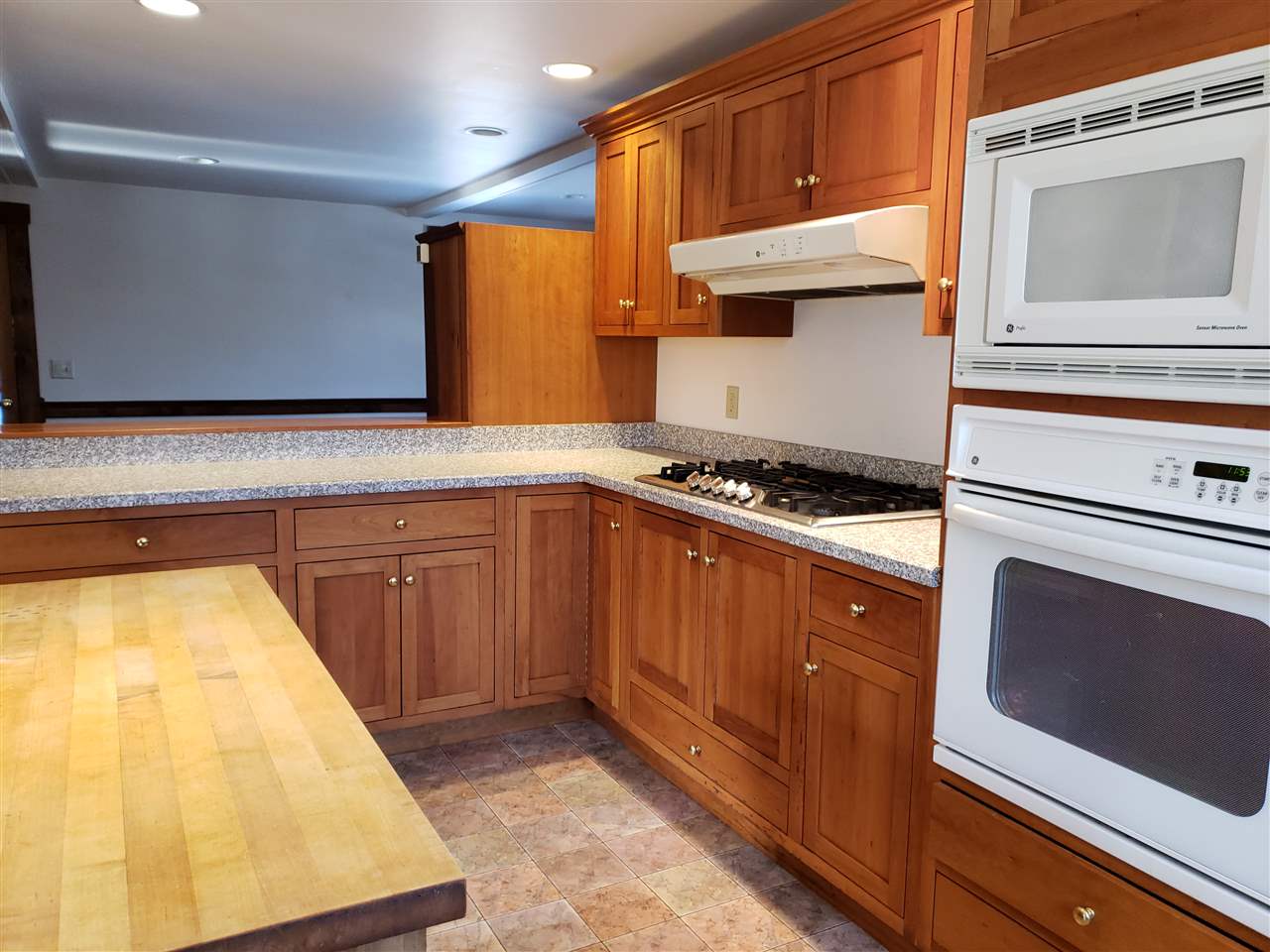 714 Center Road Lyndeborough, NH 03082 - Photo 8 of 34