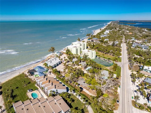 $949,900 | 5030 North Beach Road, Unit 3, Englewood, FL 34223