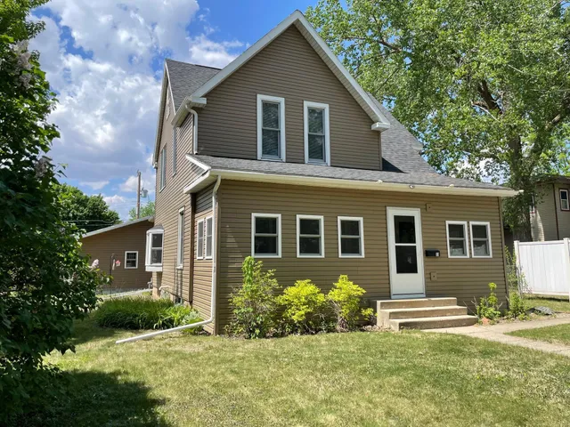 $170,000 | 111 South 5th Street, Montevideo, MN 56265