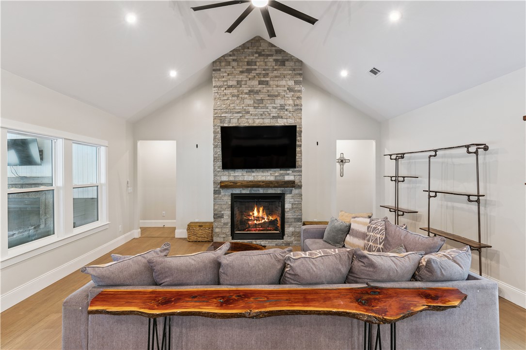 7079 Harrietts Bluff Road Woodbine, GA 31569 - Photo 11 of 62 Family Room