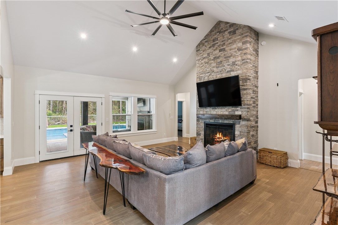 7079 Harrietts Bluff Road Woodbine, GA 31569 - Photo 10 of 62 Family Room