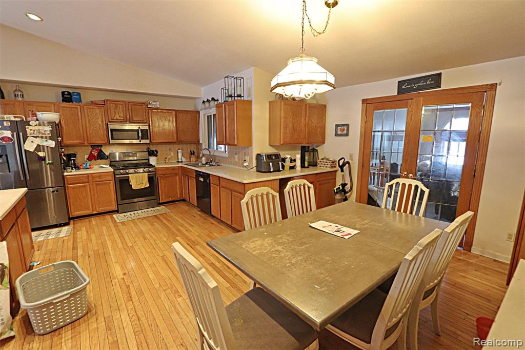 31657 Sibley Road Romulus, MI 48174 - Photo 17 of 33