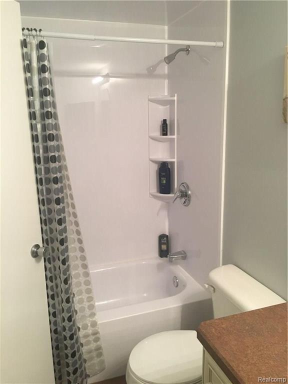 1687 Riverside Drive, Unit U14 Rochester Hills, MI 48309 - Photo 31 of 50