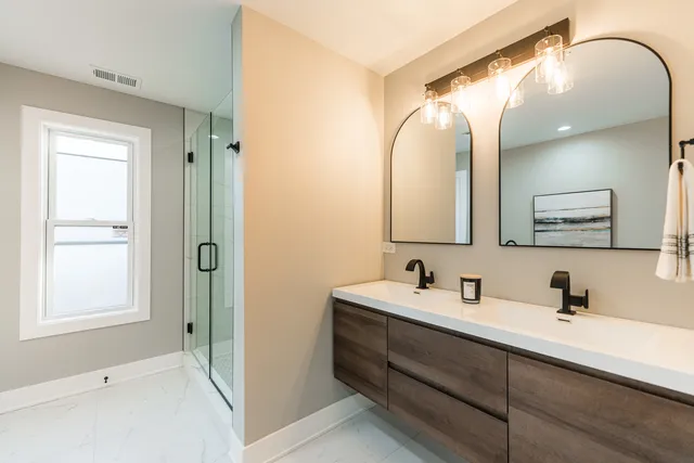 $689,000 | 147 West North Avenue, Lombard, IL 60148