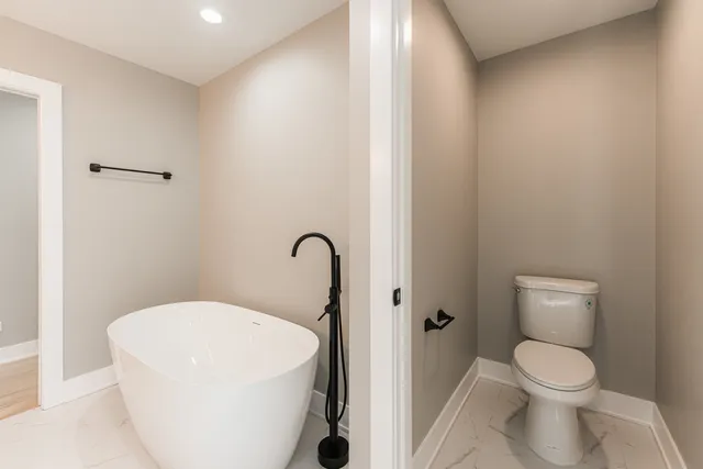 $689,000 | 147 West North Avenue, Lombard, IL 60148