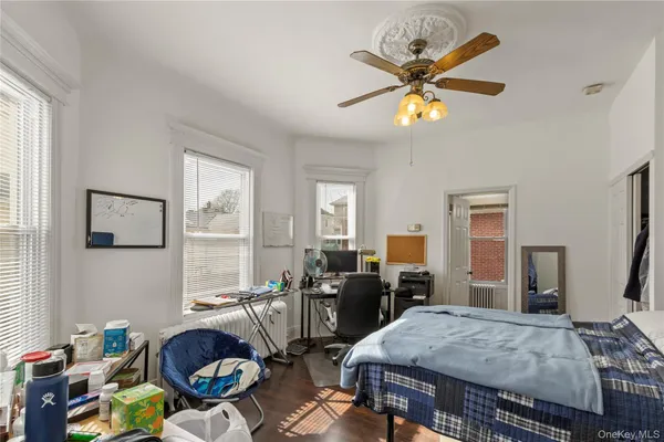 $3,400 | 172 Harrison Avenue, Unit 1, Mineola, NY 11501