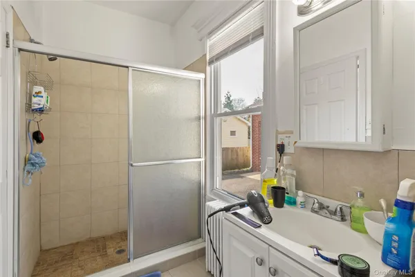 $3,400 | 172 Harrison Avenue, Unit 1, Mineola, NY 11501