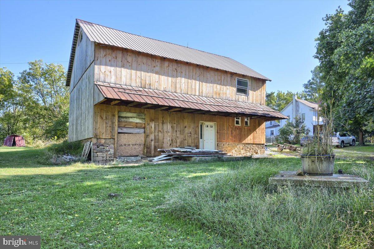 400 South Winding Road Dover, PA 17315 - Photo 6 of 73 Gallery Image 6