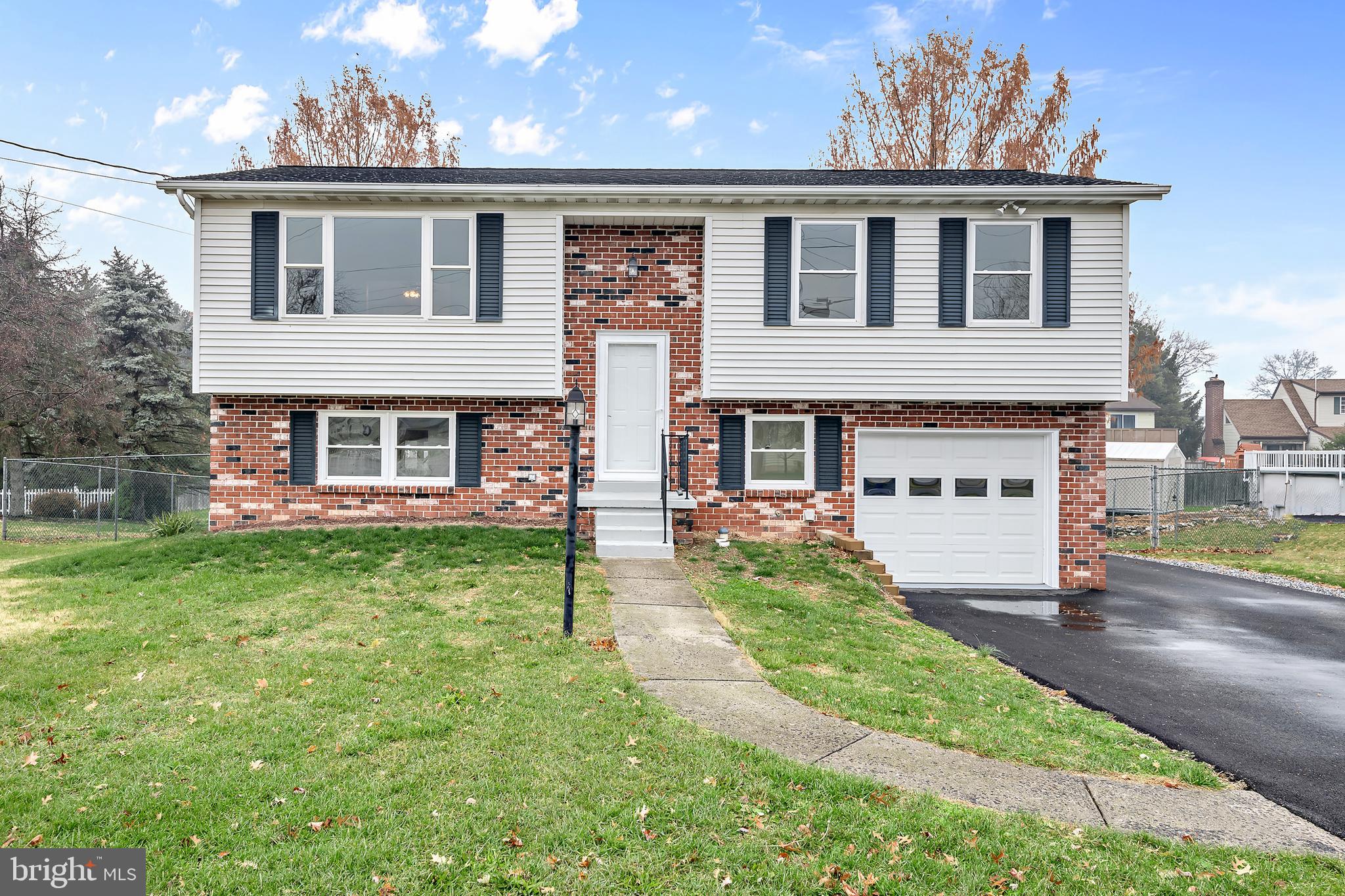 1705 Sapphire Road York, PA 17408 - Photo 1 of 33 Gallery Image 1