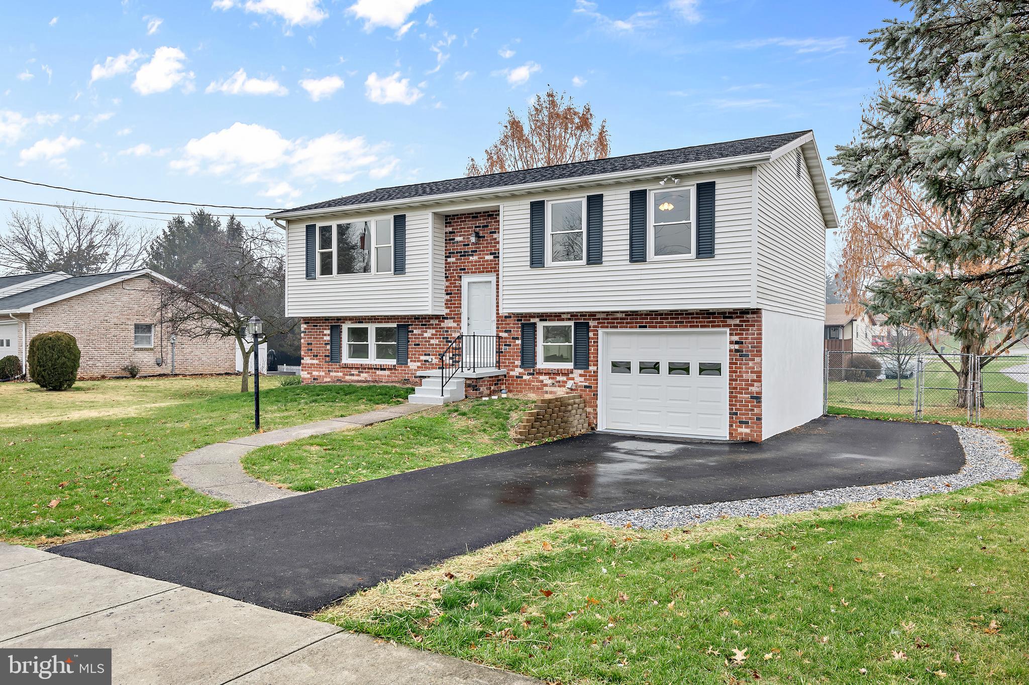 1705 Sapphire Road York, PA 17408 - Photo 3 of 33 Gallery Image 3