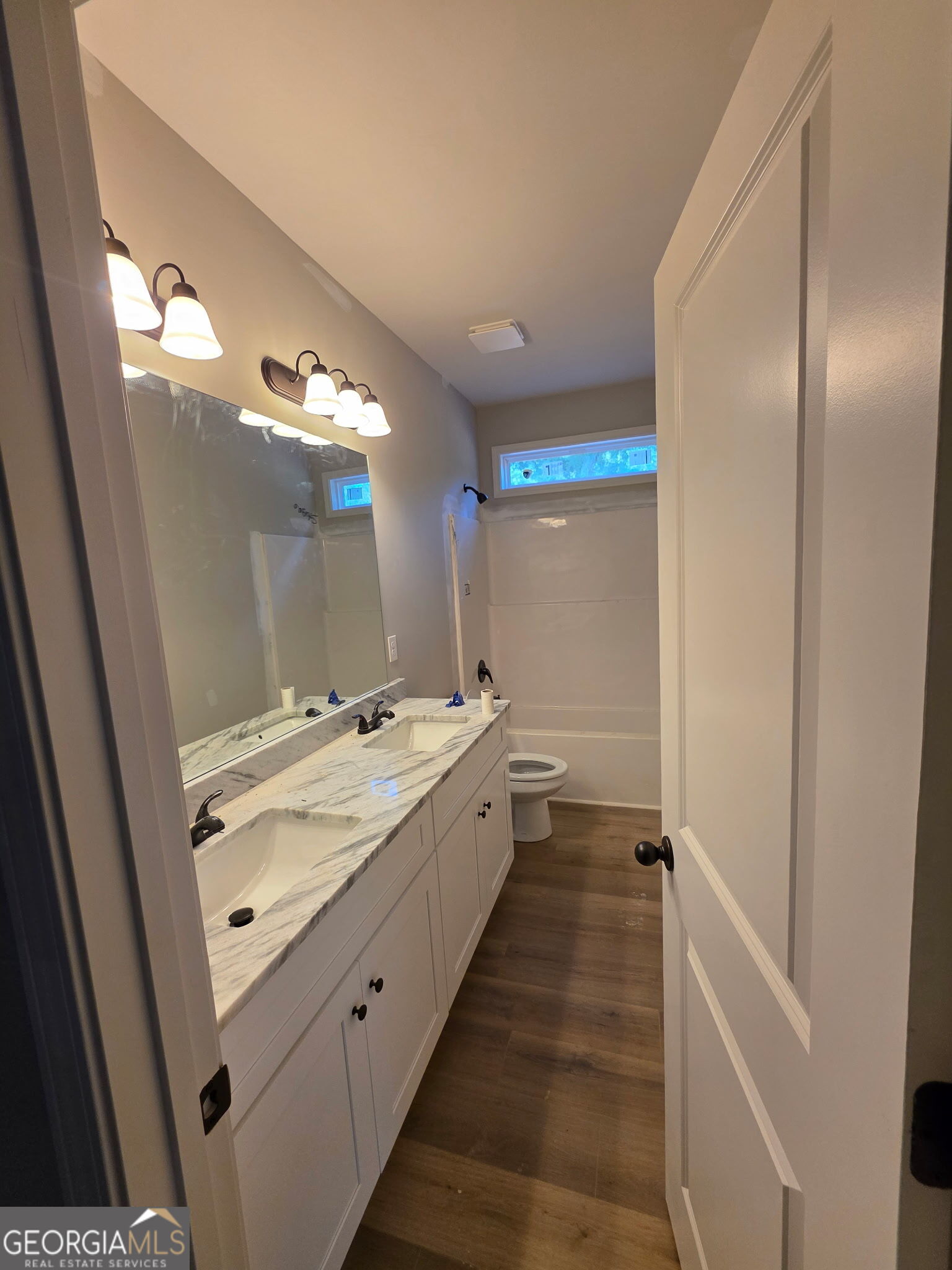 440 Bob Thomas Road Jackson, GA 30233 - Photo 13 of 15 Guest Bathroom