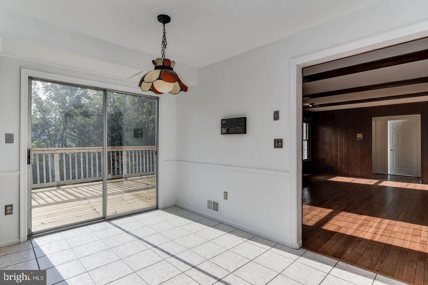 9601 Persimmon Tree Road Potomac, MD 20854 - Photo 11 of 25 Breakfast area