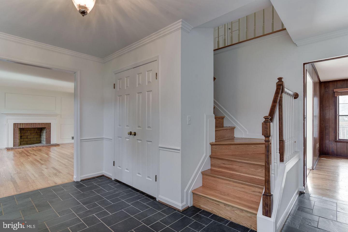 9601 Persimmon Tree Road Potomac, MD 20854 - Photo 10 of 25 Foyer