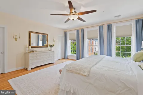$1,095,000 | 3549 Goddard Way, Alexandria, VA 22304
