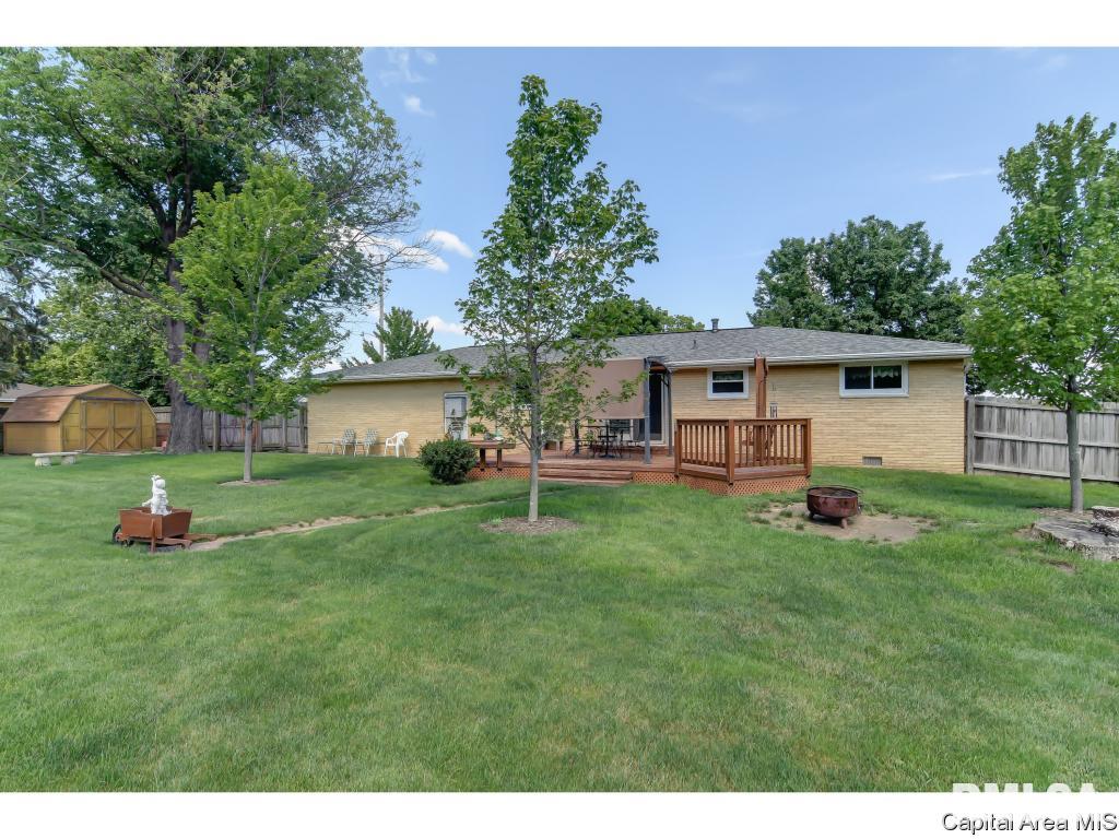 409 Springfield Road Athens, IL 62613 - Photo 27 of 36 Gallery Image 27