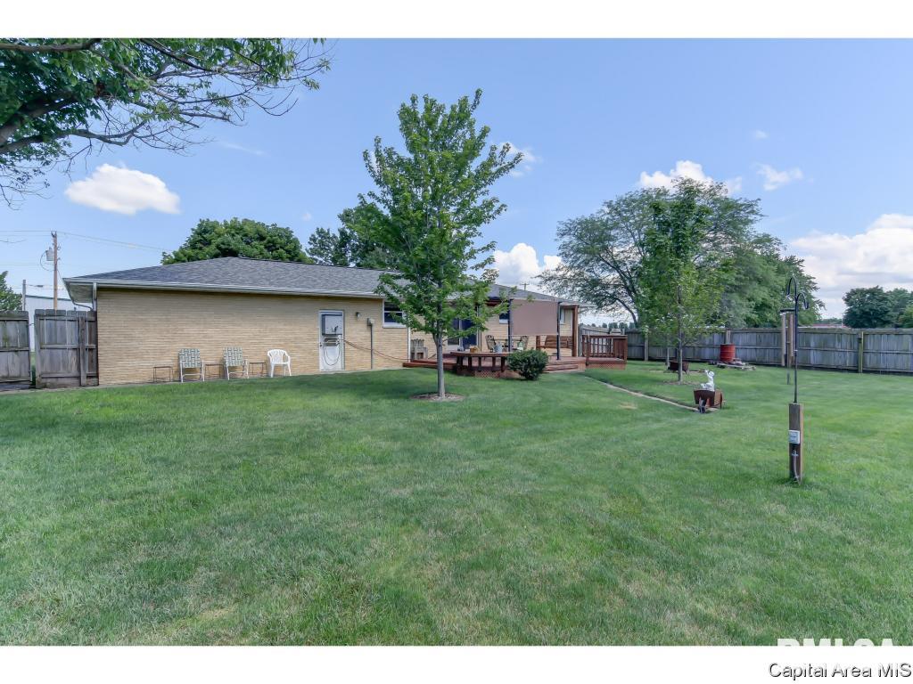 409 Springfield Road Athens, IL 62613 - Photo 32 of 36 Gallery Image 32