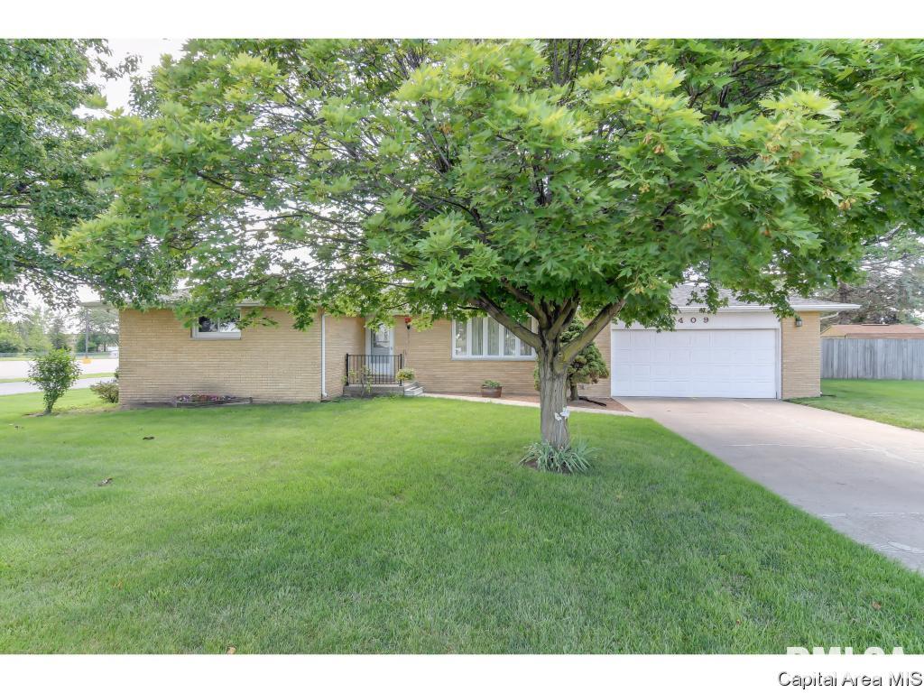 409 Springfield Road Athens, IL 62613 - Photo 34 of 36 Gallery Image 34