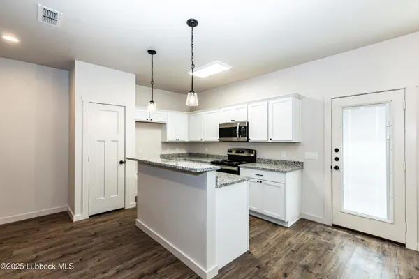 $1,400 | 2527 138th Street, Lubbock, TX 79423