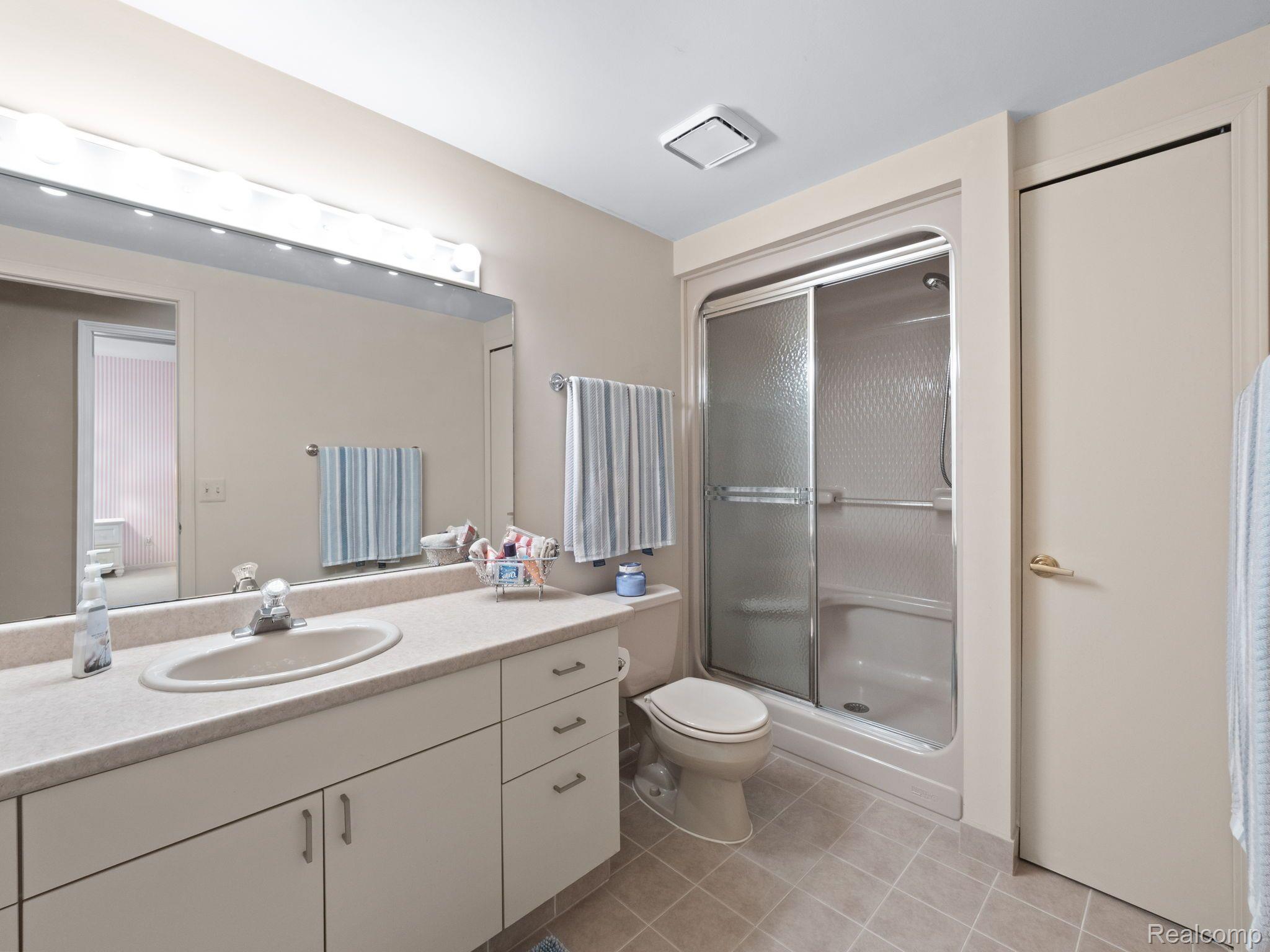 259 Pine Tree Road Lake Orion, MI 48362 - Photo 42 of 46 Gallery Image 42
