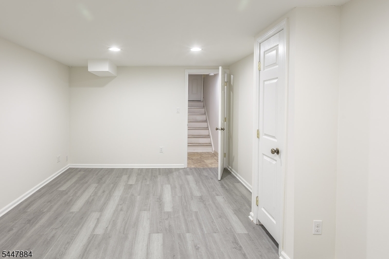 89 Continental Road Morris Plains, NJ 07950 - Photo 27 of 38