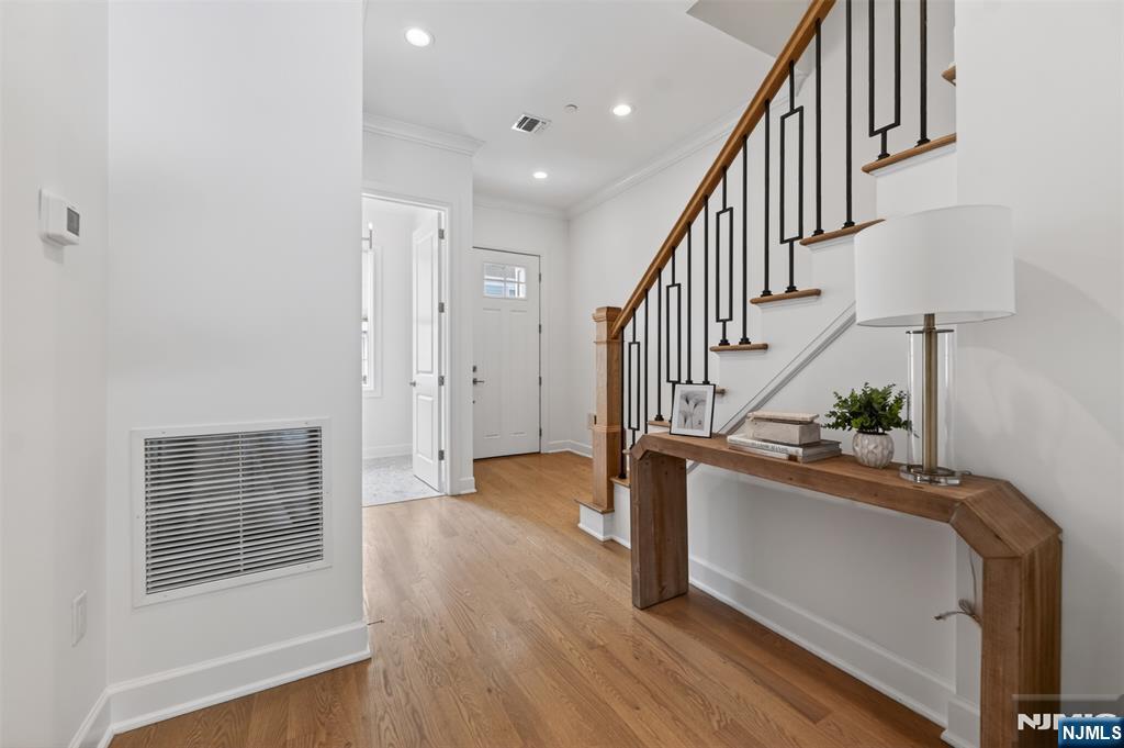 22 Gabriel Court, Unit 22 Paramus, NJ 07652 - Photo 3 of 38