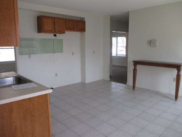 337 Main Street Springfield, MA 01151 - Photo 3 of 13